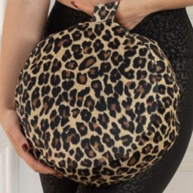   Kerek Premium Tönkölyhéj ülőpárna 33x13 cm + Safari Collection huzat - Leopard