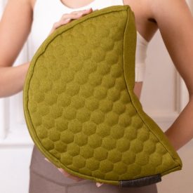   Félhold Premium Tönkölyhéj ülőpárna 36x23x12 cm + Bombay Plus Collection steppelt huzat - Olive Green