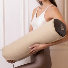   Jóga henger Premium Tönkölyhéj párna 70x20 cm + Bombay Collection huzat (Beige)