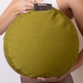   Kerek Premium Tönkölyhéj ülőpárna 36x12 cm + Bombay Collection huzat - Olive Green